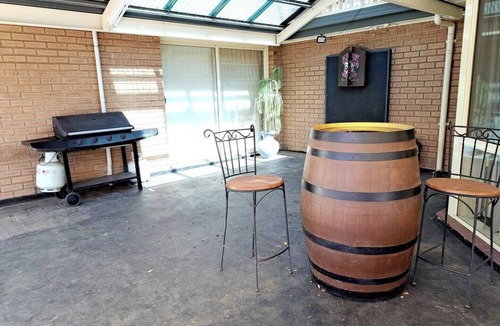 Tanunda House | Welcome to Schnippen InnnPerfect base for your visit to the wine capital.