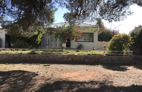 Broken Hill House | Welcome to Shazza’s