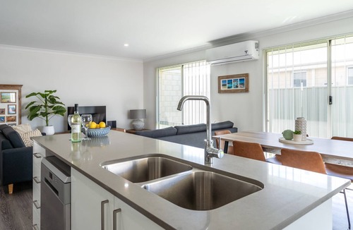 Vasse House | Whale of a Time - Vasse: Your Perfect Retreat for Comfort and Nature