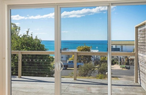 Pambula Beach House | Whale Tail Beach House - 5 min walk to Dog Beaches & Pambula River!