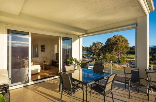 Narooma Apartment | Wharf Apartment Unit 11