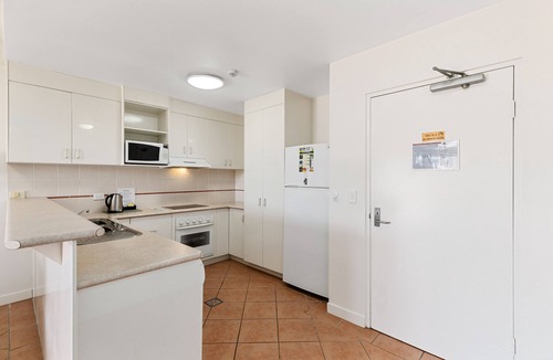 Torquay Apartment | White Crest Apartments