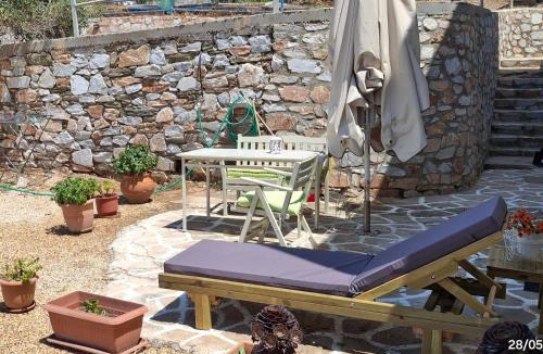 Kini House | White Lotus seaside apartment