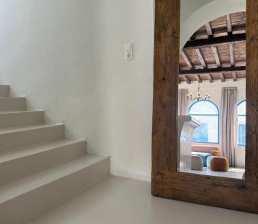 Oia Hotel | White Pearl Laokasti Suites