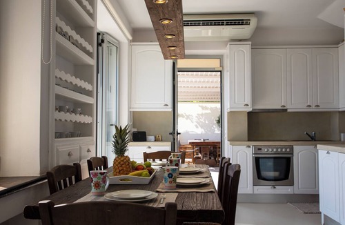 Kontos Villa | White Stone Villa, Cottage
