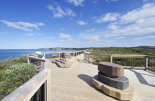 Torquay Apartment | Whitewash Beachfront Apartment on The Esplanade