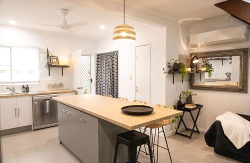 Cannonvale Apartment | Whitsunday Pandanus-Stylish 2 bedroom townhouse in quiet location