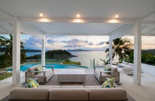 Shute Harbour House | Whitsundays Bliss Luxury Whitsunday Ocean View Retreat