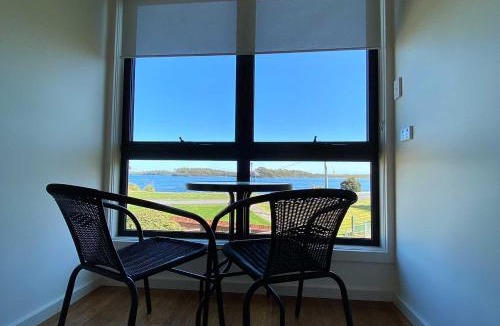 Strahan Hotel | Wild Rivers Escape