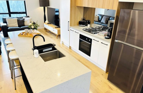 Williamstown North House | Williamstown Townhouse: Sanctuary on the Wetlands