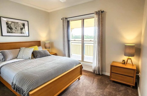 Junabee Cabin | Willow Lodge at Willow Farm, experience the country life