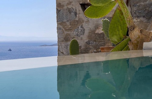 Ano Siros House | Wind Tales