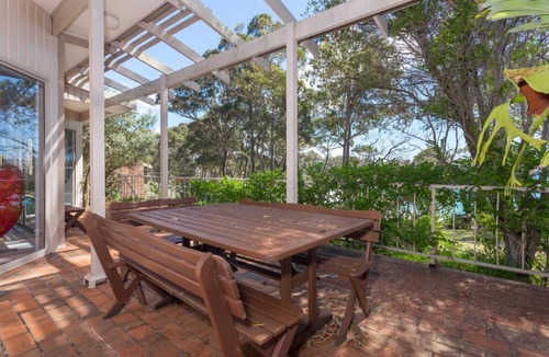 Denhams Beach Apartment | Windarra on Denhams - Unit Three