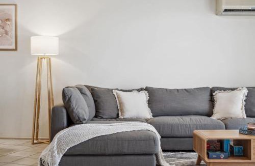Caloundra Apartment | Windsong Caloundra Sunsets Sea Breezes and Style