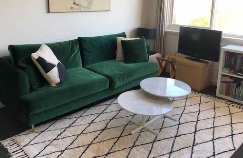 Windsor Apartment | Windsor Escape - Quiet & Stylish - New Listing