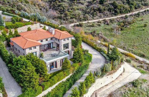Arachova Villa | Winterfell Estate