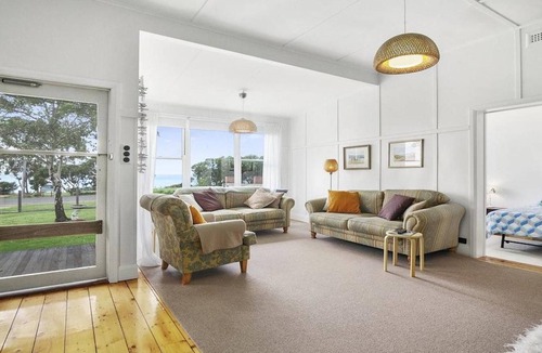 Indented Head Cottage | Wisteria Cottage - opposite beach