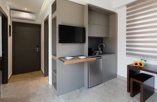 Polichrono Apartment | Wohnung in Pallini mit Eigener Terrasse by Interhome