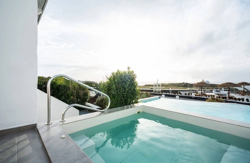 Tholos Villa | Wonderful Oia Sunset & Sea view Villa | Private Heated Spa Jacuzzi