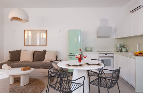 Sifnos Villa | Wonderful Sifnos Villa | Villa Majesty | Private Pool with Jets | Beautifully Furnished Veranda | Sea Views | 2 Bedrooms | Kamares