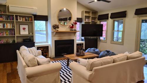 Marysville House | Woodbine Lodge
