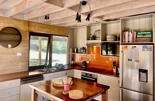 Vesper House | Woodside Country Retreat.home with a view