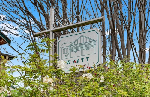 Mount Gambier Bed & Breakfast | Wyatt Guest House
