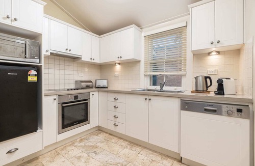 Orange House | 'Wyelba' - Peaceful Countryside Getaway, Sleeps 6
