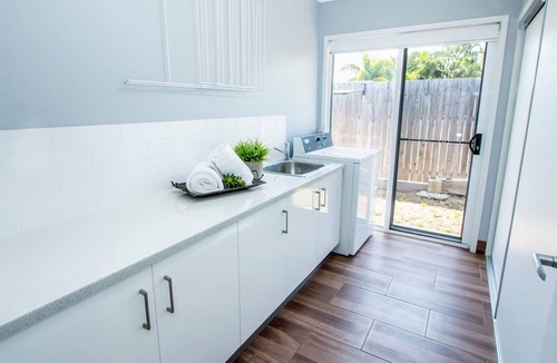 Agnes Water House | WYUNA - CLEAR WATER - amazing pool, air conditioned plus boat parking