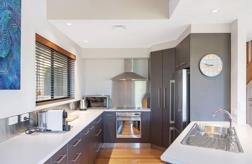 Dalmeny House | Yabbarra Sands - Enjoy the beachside lifestyle.