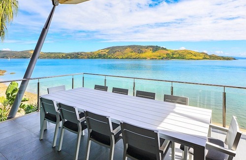 Hamilton Island Apartment | Yacht Club Villa 20, Beautiful Ocean Front Villa on Hamilton Island