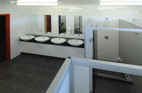 Yamba Hostel | Yamba Central - Hostel