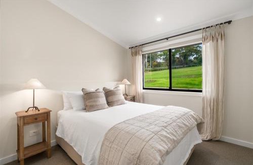 Mittagong House | Yambora Luxe hideaway with fireplace and amazing views