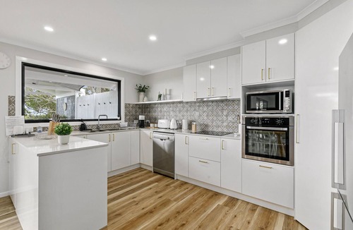 Point Lookout House | “Yarabin” is a completely renovated, spacious family home