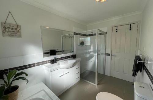 Yass Apartment | Yass Valley Stays - Convenient & Comfortable
