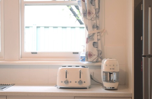 Yea House | Yea Fig Tree House. Three bedroom plus study comfortable family home.