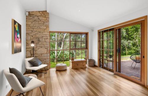 Aireys Inlet House | Yirrip House Nestled on the edge of National Park