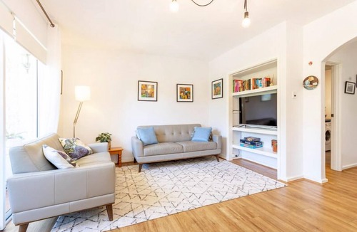 South Perth Apartment | You will love this unique location of this renovated 2 bedroom apartment with modern amenities oppos