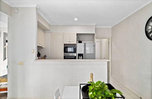 Glen Waverley Apartment | Your Cozy Home in Glen Waverley | 4BR Family Stay