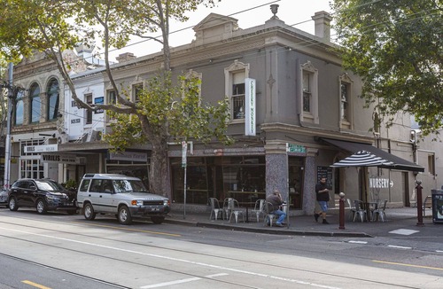 Cremorne Apartment | Your Gateway to Sports and Entertainment!