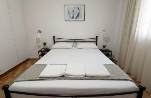 Piraeus Apartment | Your Piraeus Escape Cozy One-Bedroom Apartment