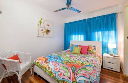 Walkervale Apartment | Your Unit at Southside central, close to everything, air con and pet friendly.