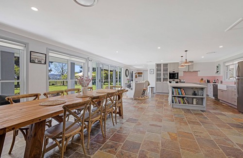 Spring Flat House | Yurali House - 5 bedroom home with beautiful views of Mt Frome.