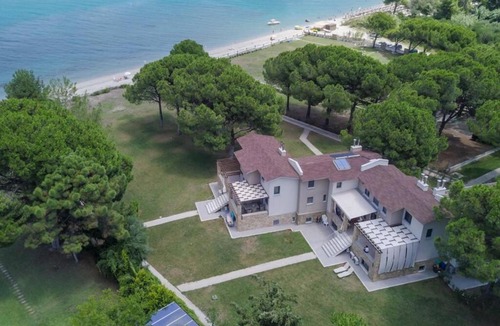 Pefkochori House | Zennova #12 Blue Pearl
