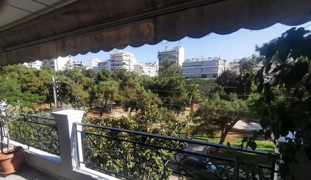 128 m² spacious park view apartment in Athens
