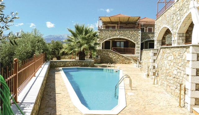 2 Bedroom Beautiful Home In Astros Peleponese