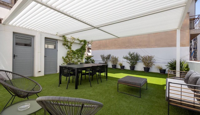 4BR House near Acropolis | Roof Garden | 12 Guests and Hot Tub