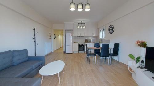 A modern renovated maisonette Nikaia in Piraeus
