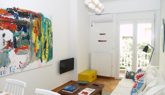 A Refreshed & Rich in Details Apartment in Piraeus (Passalimani - Marina Zeas) in Piraeus