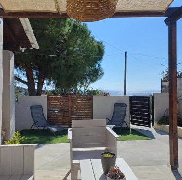 Abelaki Holiday Home in Paramonas